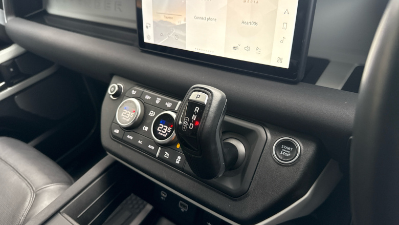 Land Rover Defender 3.0 P400 XS Edition 110 5dr Auto Petrol Estate